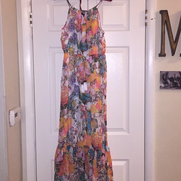 Dress - Picture 3 of 3